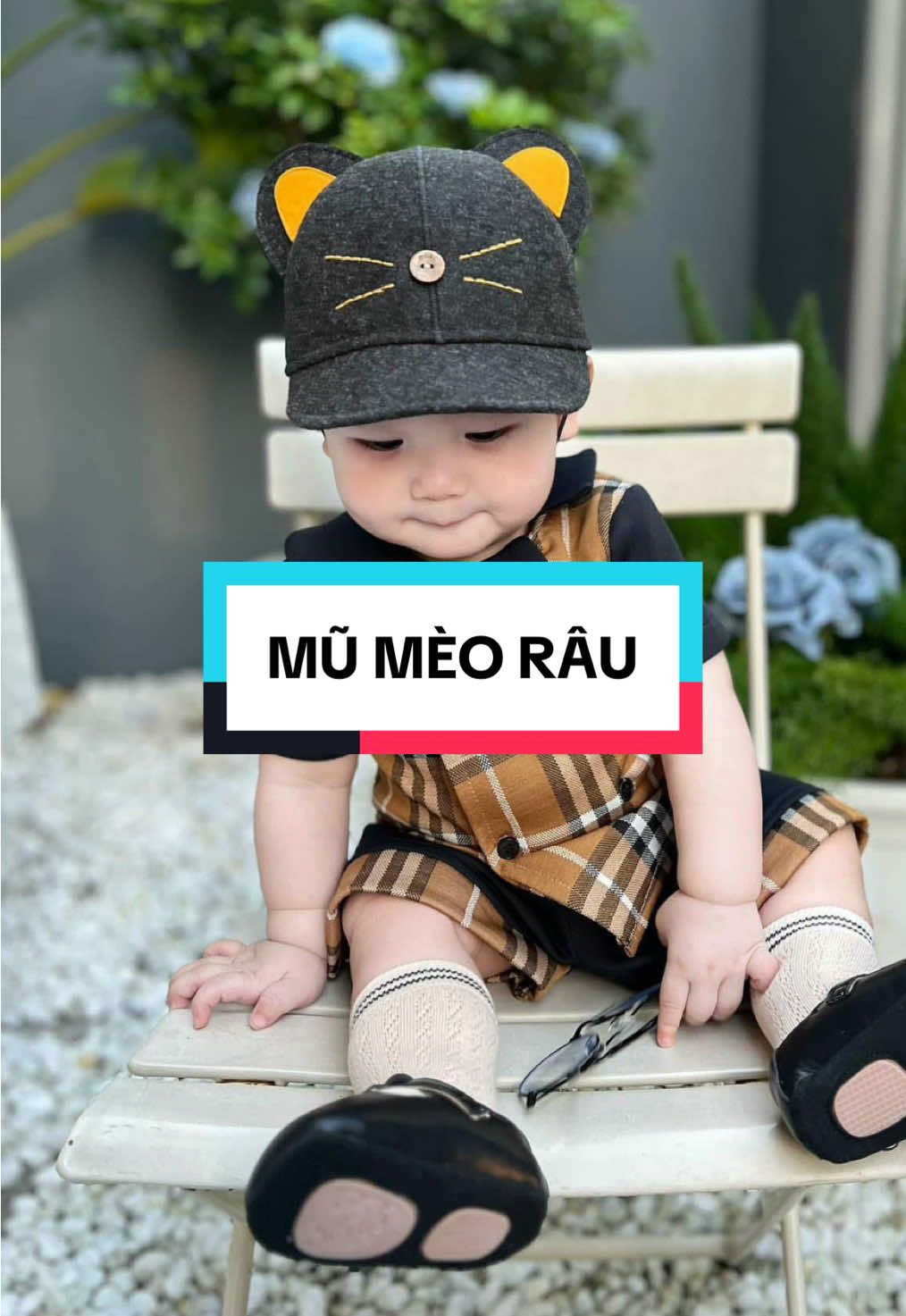 MŨ MÈO RÂU - PHỤ KIỆN MŨ CỰC ĐÁNG YÊU Bé yêu hóa thân thành mèo con tinh nghịch với chiếc mũ mèo râu siêu cute này! Thiết kế ngộ nghĩnh với đôi tai vểnh và bộ râu mèo duyên dáng sẽ khiến bé nổi bật ở bất cứ đâu. 🥰 Mũ dễ dàng kết hợp với nhiều trang phục khác nhau, tạo nên phong cách riêng biệt và đáng yêu cho bé yêu của bạn.✨🥰 #moai #koreahat #babyhat #madeinkorea #muembe #muhanquoc #MadeInKorea #phukienchobe #모아이 #모델#아기모자자 #xuhuongtiktok #trending #korea #muxinhchobe 