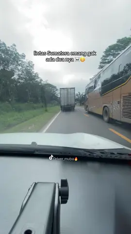 SAN 🥶#fyp #busmania #bus #traveltiktok #lintassumatra #penarilintassumatra #seinkirijalurkanan #lintastimur #lintaspalembangjambi 