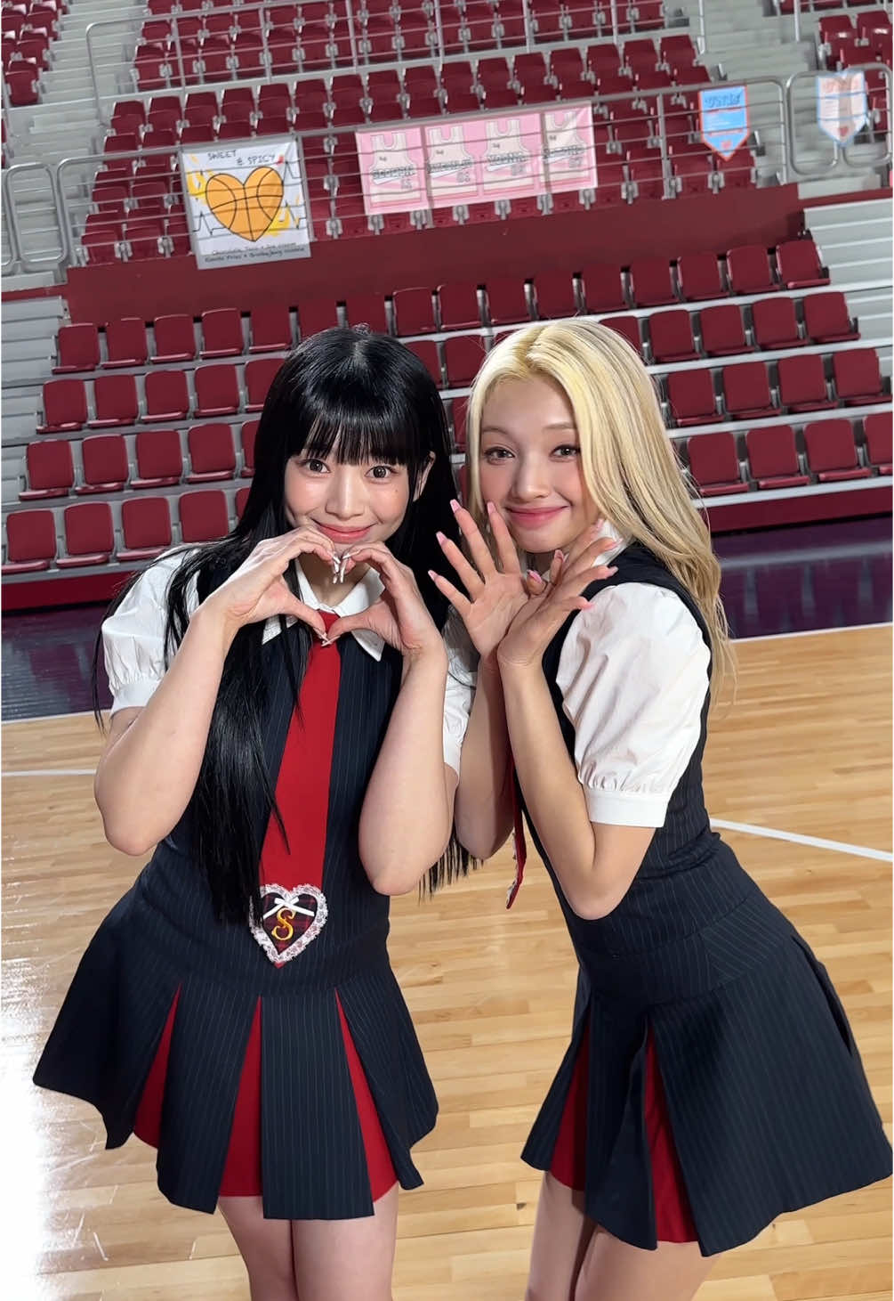 오늘의 마무리 SWICY🤘🏻🤘🏻🤘🏻 #UNIS #유니스 #NANA #나나 #GEHLEE‬⁩ ⁦‪#젤리당카‬⁩  #SWICY