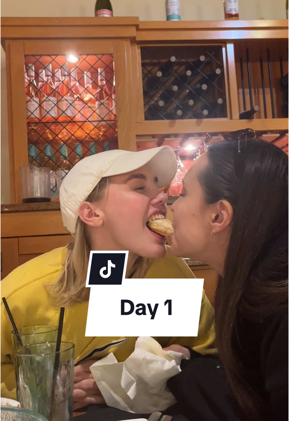 Jeeeeee toka vlogi🤍🤍🤍 Tääl on hauskaaa ja kivaa :3 #tiktok #myday #cheer #suomicheer #winland #maju #mmkisat 
