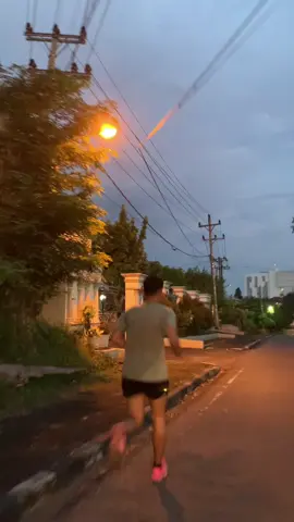 Lari itu asik #lari #Running 