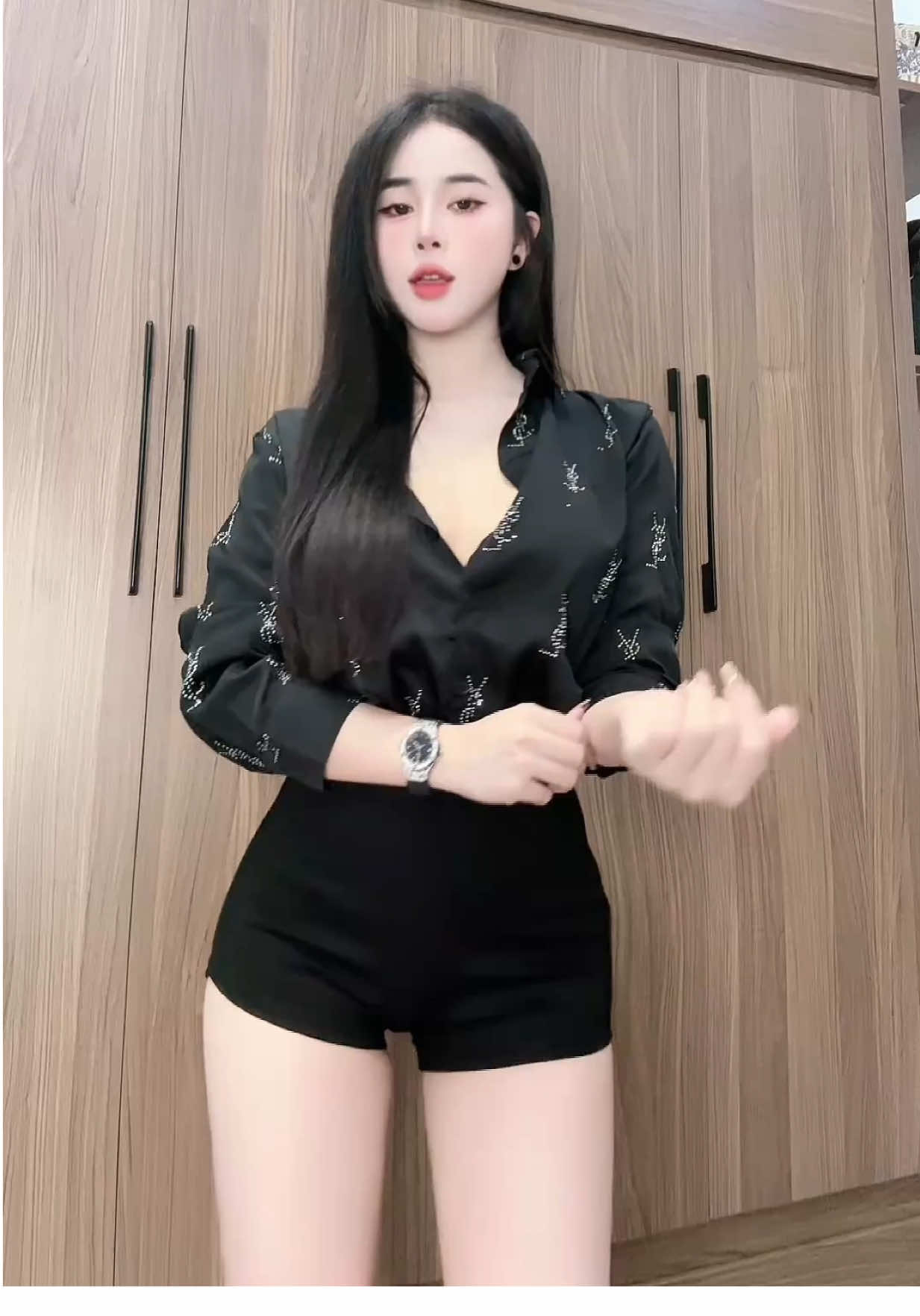 Phiên chợ đông e mua nhầm cân thịt. Thương em rồi sao anh lại ... con kiaaa 🥴 #phanlena #xh 