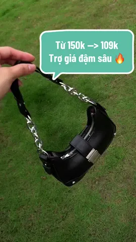 Gợi ý mẫu kẹp nách sang chảnh . Trợ giá từ 150k—> #109k 🔥🔥🔥 {Túi 2 ngăn lót full vải nhung , vừa đt và kèm dây đeo chéo }🌷🌷🌷🌷🌷#tuikepnach #tuicatinh #tui #tuida #tuihottrend #tuixachnu #tuixinh #tuigiare #tuideocheo #tuixachnutuihottrend #Halinshop🌹 #xuhuong 