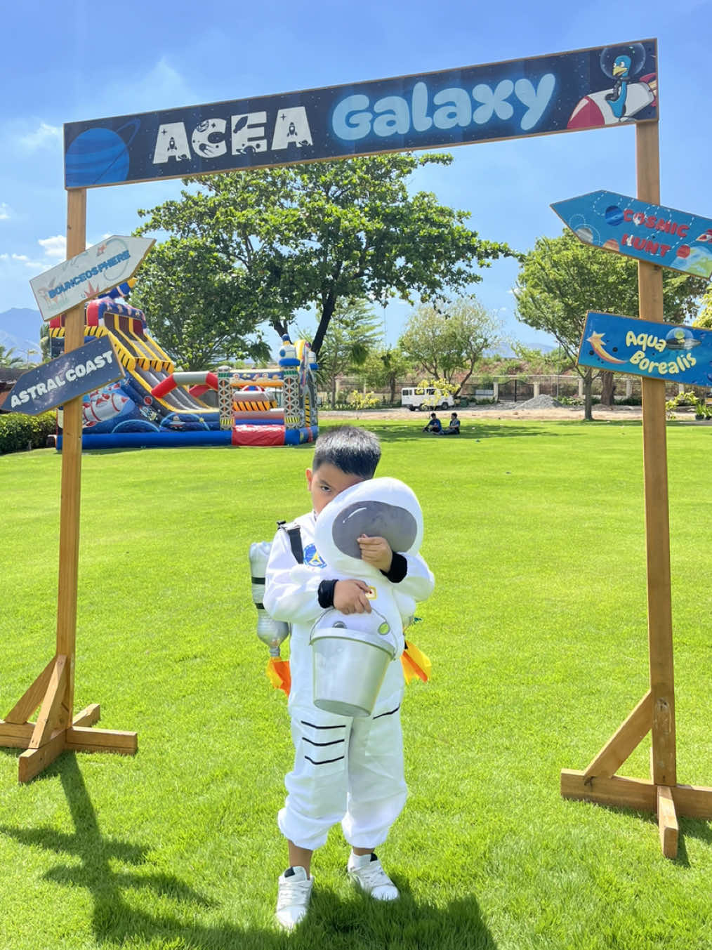 Easter Cosmic Hunt Sunday at ACEA Subic Bay 🐣🧺 @ACEA Subic Beach Resort  #fyp #easter #egghunting #eastersunday #spaceoutfit #astronaut #jetpack #cosmichunt #cosmic #costume #howto #kids #kidsoftiktok #momtok #momson #momlife #mom #tomsworld #tomsworldph #outerspace 