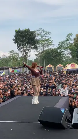#astreagrandindonesia #galeriastreaboyolali #fypシ゚viral🖤tiktok #dangdutkoplo #fypシ゚viral #lewatbranda #konser #dangdutviral #astreagrandindonesia #