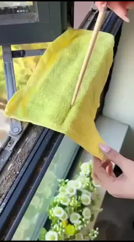 🧼✨ Adeus sujeira nos cantinhos difíceis! Você já tentou limpar o trilho da janela e quase perdeu a paciência? 😤 Conheça o Limpa Trilho Mágico – o segredo pra deixar tudo brilhando sem esforço! 🪄💥 Chega de escova de dente velha! 😂 #dicadelimpeza#limpezafacilácil #limpatrilhoilho #casaorganizadaganizada #shopeeachadinhosinhos #TikTokBrasil #shopee