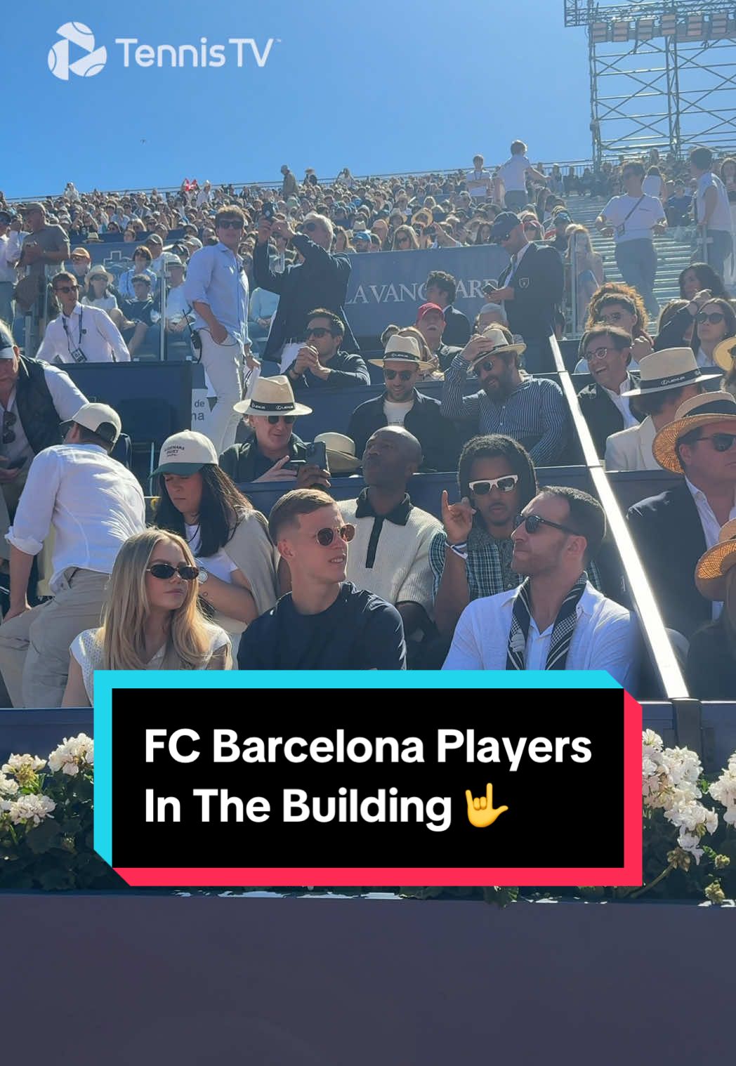 FC Barcelona stars are in the building 🙌 #tennis #tennistv #atp #sports #dejong #kounde #torres #olmo #barcelona @Ferran Torres 