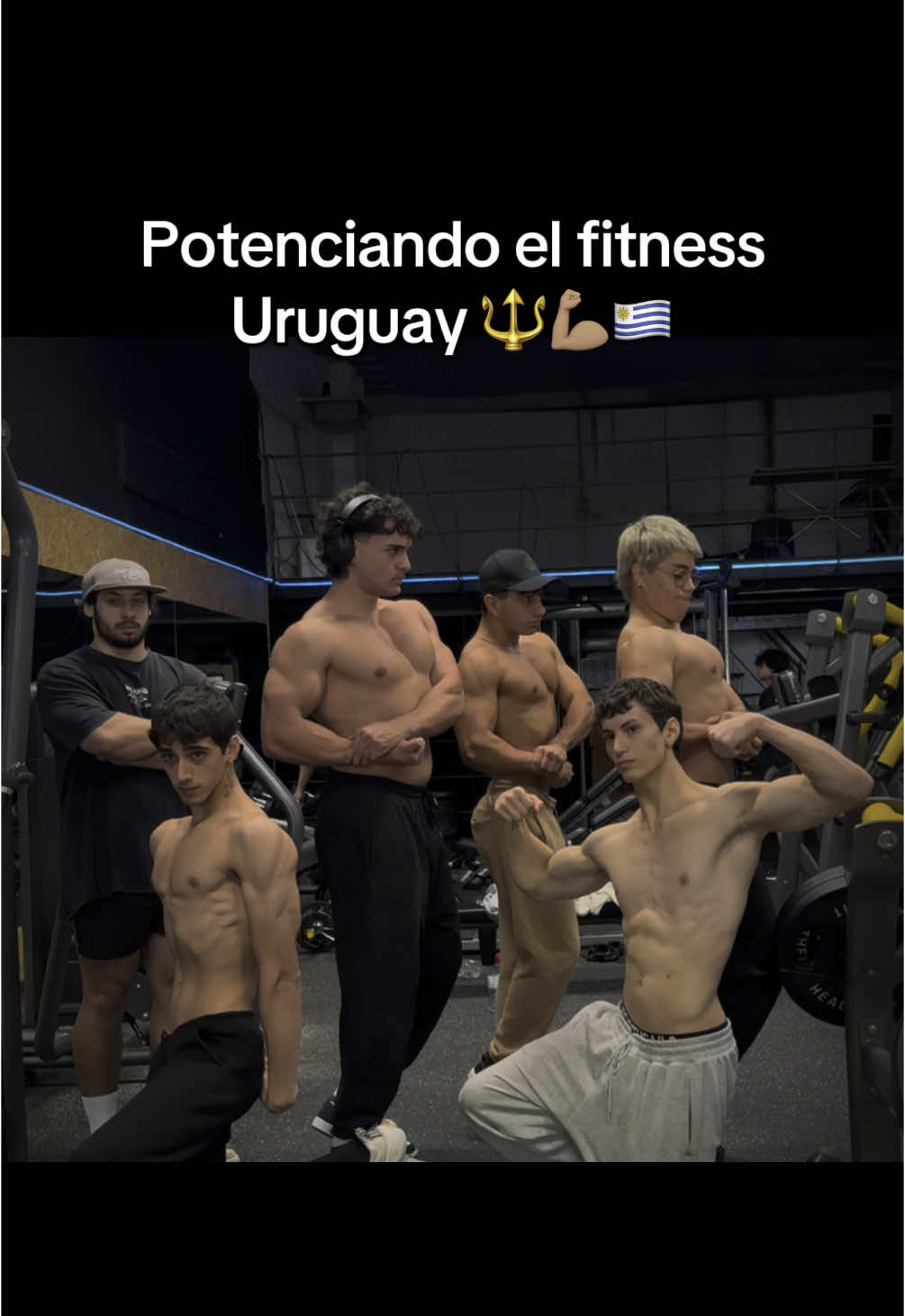 Entrenamiento de espalda con la comunidad fitness de Uruguay ! 🔱💪🏽   Creadores partícipes hoy @. @LFit @GermanGfit @TheDarkBros @matee2005 🔱 @Manu 🔱 @vegacoach_  . . . . #Fitness #fitnessuruguay #haciendoejericio #motivation #entrenamiento #gymbros #gymrat #entrenamientoespalda #espaldaworkout #dorsalesanchos #dorsales #potenciandofitnessuy #joelcore 