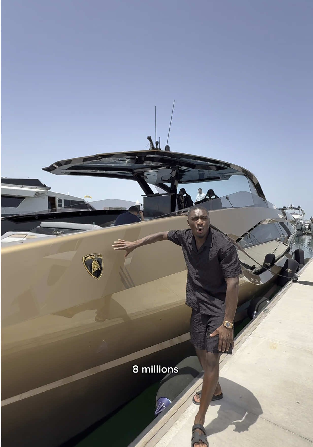 8M ça les vaut ? #lamborghini #yacht @Nath 