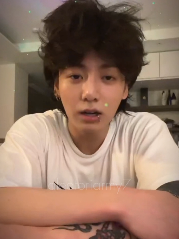 he's so random 😭 #jungkook #weverse 