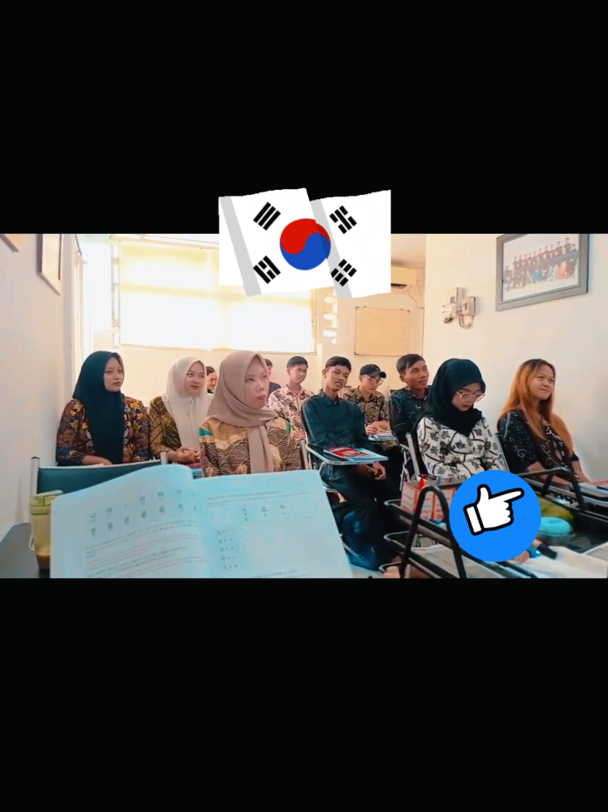 Ayo kerja ke korea selatan dengan cara yang mudah bersama LPK JITU - G korean center Purwakarta Dalam rangka kerjasama antara Pemerintah Indonesia dan Pemerintah Korea Selatan, dan berdasarkan MOU tentang Penempatan Tenaga Kerja antara Kementerian Tenaga Kerja dan Transmigrasi Republik Indonesia dan Kementerian Tenaga Kerja Republik Korea (MOEL), semua pencari kerja yang berminat untuk bekerja di Korea di bawah Mekanisme Employment Permit System (EPS) harus mengikuti ujian kompetensi bahasa Korea 