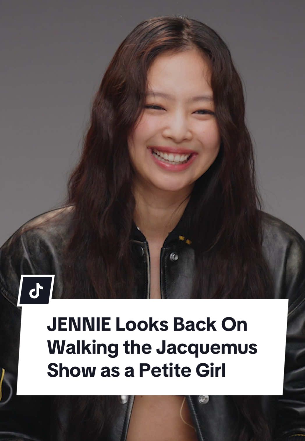 Who else is ready for #Jenchella weekend two? Here’s a look back at @JENNIE’s runway debut for @Jacquemus. #JennieKim #Blackpink 