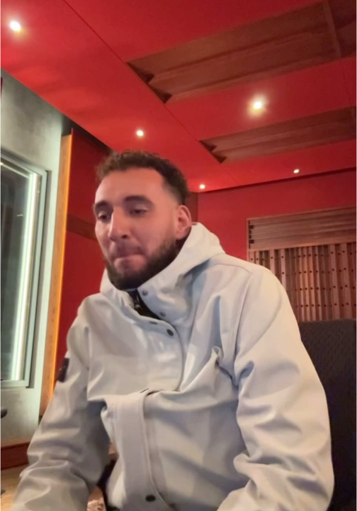 @SOTT put me on a song and we made a new genre: ‘Geldautomat Gesprengt Rap’. 