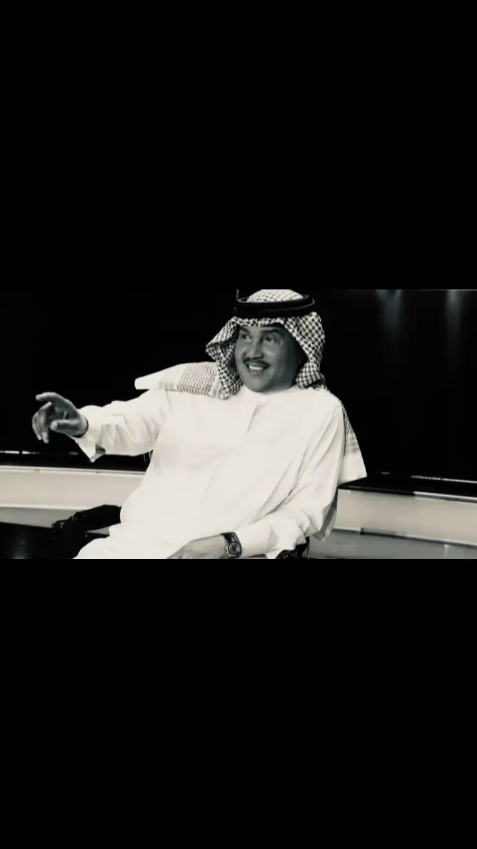 روحي ف هواك هايم واخفيك مع روحي . . آمالي وجروحي وانت السهر والليل . . وانت القمر وسهيل وانت سبب نوحي ..