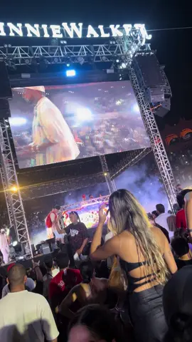Sale Hectornazza y la plaza se cae #classicnagth #passapassa #ahiahi #hectornazza🛸 