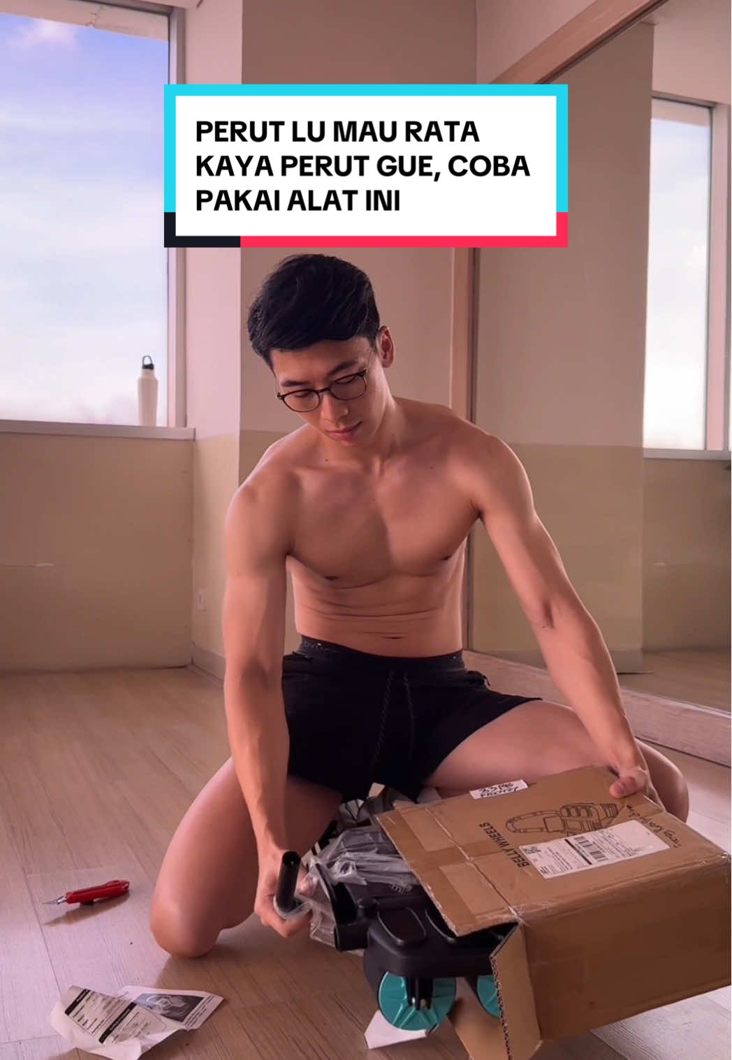 ngebantu banget nih alat. supaya perut kita bisa rata, lemak auto menangis sih  #fy #fyp #ab #abroller #alatolahraga #frenzyrb #alatgym #gymequipment #GymEquipmentGuide 