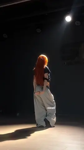 #girl #douyin抖音 #reels有毒 #dancechoreography #fypシ゚ #viralvideo #dance #fyp #popfyp #britneyspears #toxic #ulz_dance0 
