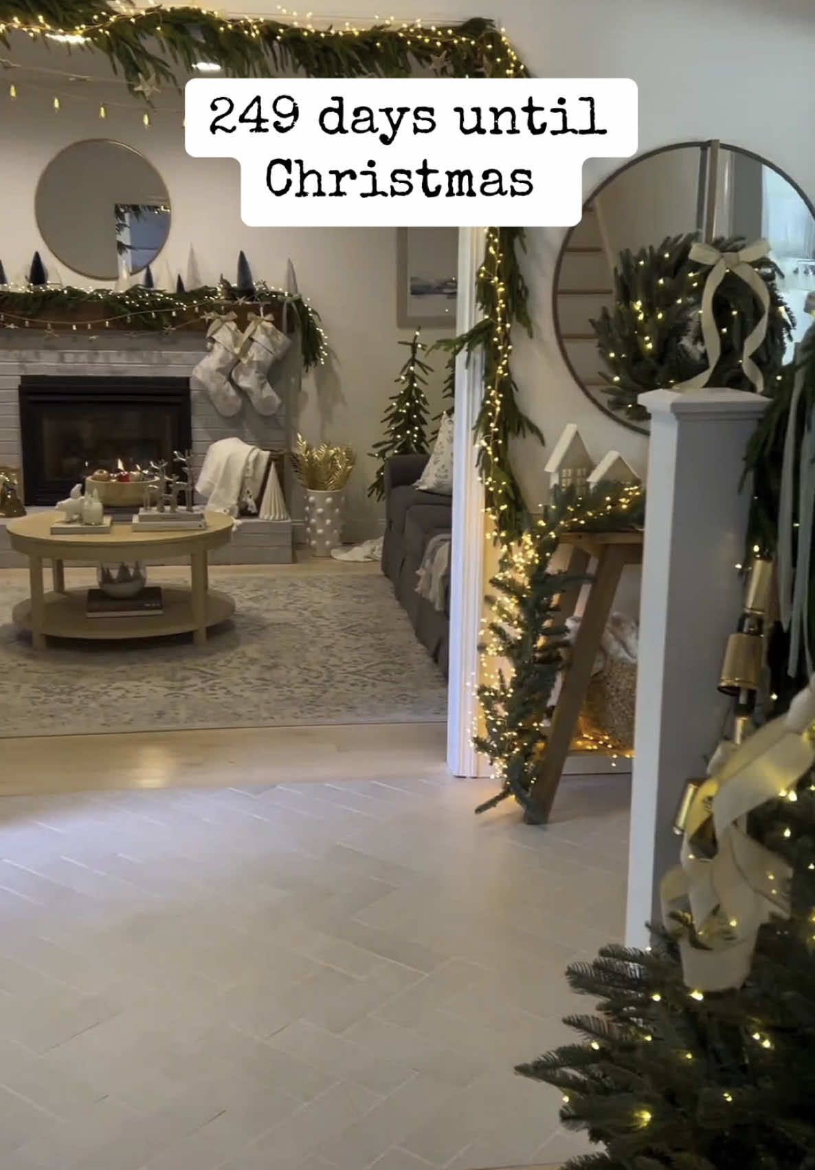 #christmascountdown #besttimeoftheyear #snow #cozy #christmastok #xmas #vibes #christmasdecor #fypagetiktok #christmas #christmaseve #aestheticvideos #fyppp #dc 