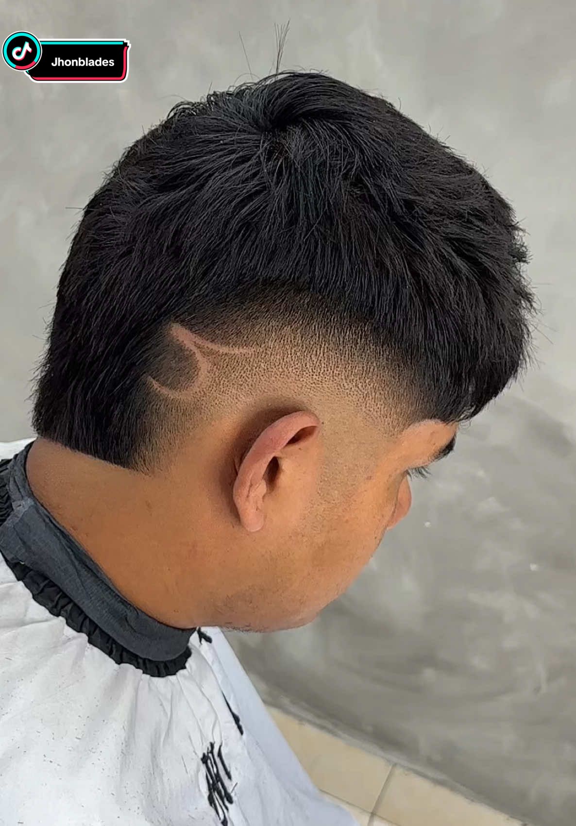 PASO A PASO Mohicano #mohicano #pasoapaso #education #midfade #barber #cuts #fyp #barberia #viral_video #ipiales #simple 