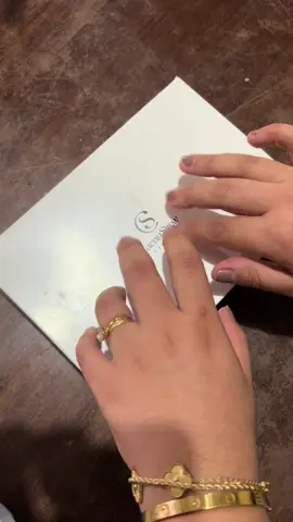 A famosa caixa branca @Cacau Show 😋😋😋  #cacaushow #caixabrancacacaushow #pistache #fyppppppppppppppppppppppp #pascoa #reels 