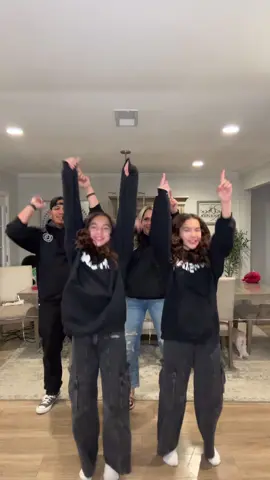 Happy Easter #easter #family #tiktokfamily #familiesdancing #dancingfamily #dancer #dance #twins #identicaltwins 