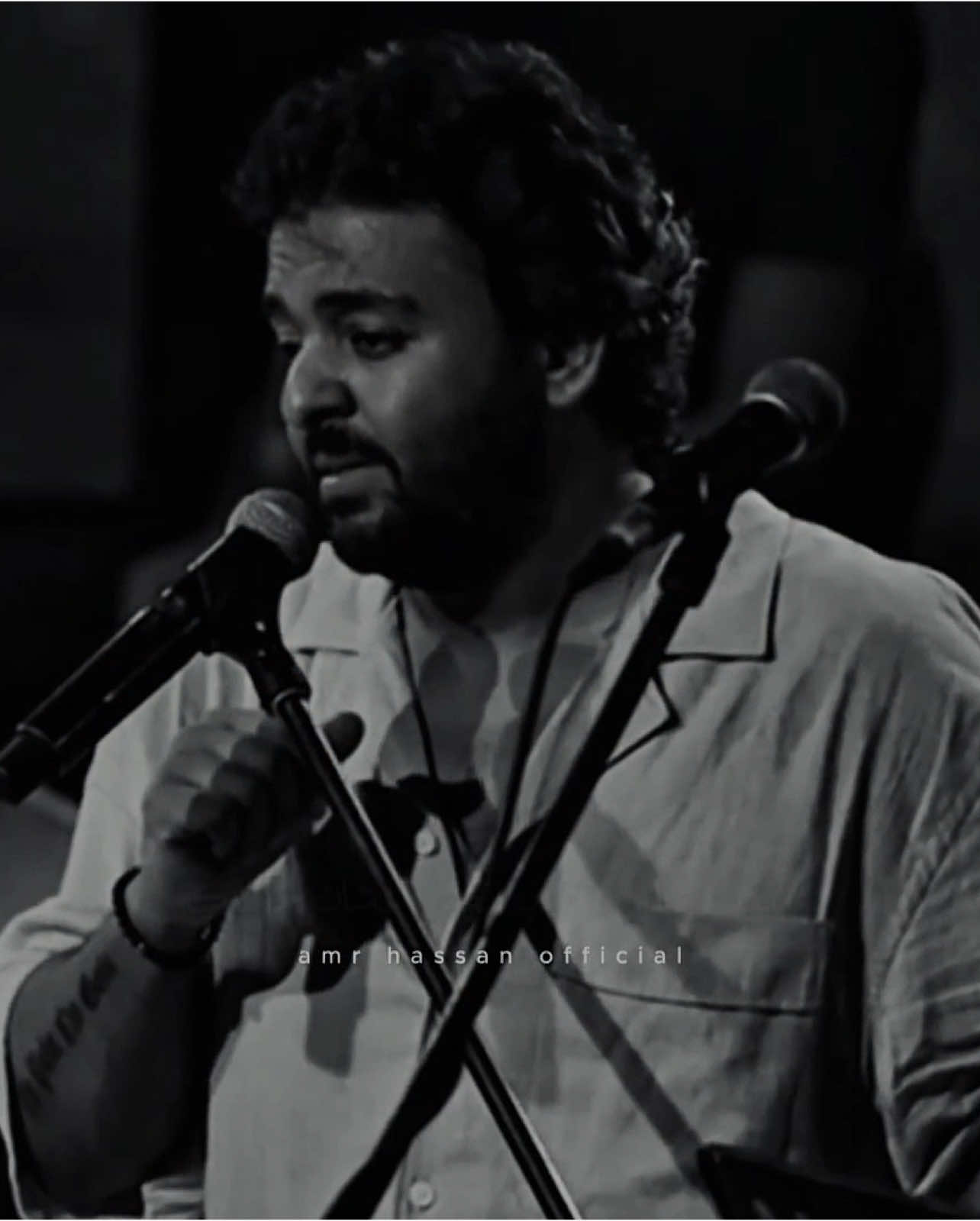 مسحت بكاك ف بكتني وعليتك ف ذلتتي 💔💔#amr_hassan_fans #amr_hassan #عمرو_حسن #الدرويش #شعر #قصيدة #عمروحسن #لما_الست_بتكره 