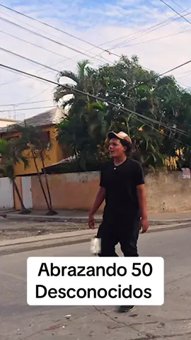 Abrazando 50 Desconocidos #viral #fyp #trending #foryoupage 
