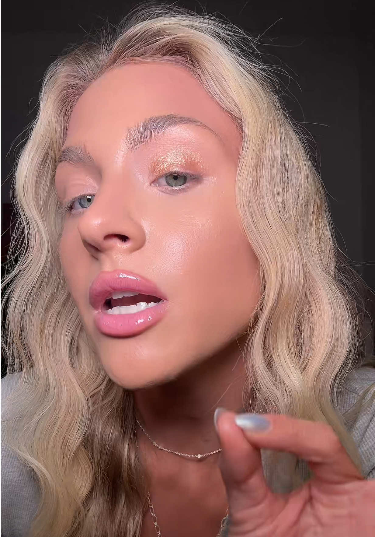 @Adriana Nichole Cosmetics Single Shadow for the winnnnn 😍😭 #adriananicholecosmetics #etherealmakeup #shimmereyeshadow #eyeshadowhacks #sparklymakeup #tiktokshopcreatorpicks 