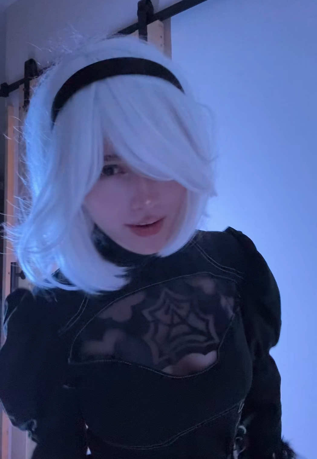 hi 🤍 #viral #fyp #fypシ #foryou #trending #blowup #blowthisupforme #2b #2bcosplay #2bnier #nierautomata #nierautomatacosplay 