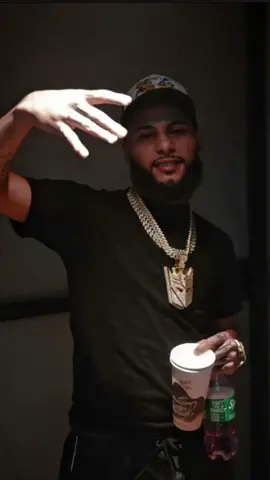 KONFETTY sombrapr #losdiablosdelloren #moneyway #paratii #paratiiiiiiiiiiiiiiiiiiiiiiiiiiiiiii #fyp #videoviralitiktok #lyrics #puertorico #pr #🇵🇷 #boricua🇵🇷 #lyrcs #mundo #fypシ #fy #viralvideo #viralmusica #sombrapr #konfetti 