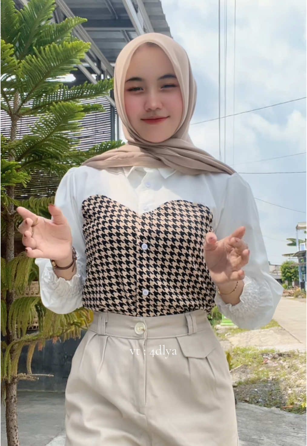 kapan lagi atasan ke gini under di 40rb😩🫵🏻🤎✨#atasanwanita #atasan #murah 