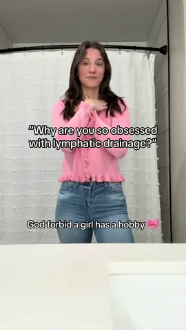 Unfortunately, (and also fortunately bc I am so grateful for what I have learned) my health has to be my hobby 🎀🍵💕 Lymphatic drainage routine from @katey I do it every morning and once per week I go get manual lymphatic drainage done!  #lymphaticdrainagemassage #lymph #lymphaticmassage #wellnessblogger #holistichealthandwellness #autoimmunehealing 