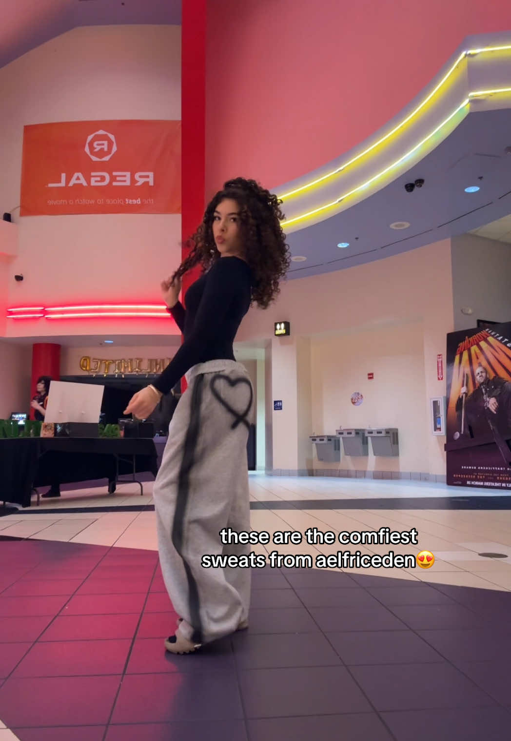 I love aelfriceden😍 I am 5’1/size xs #fyp #foryoupage #xyzbca #aelfriceden #aelfricedenfamily #sweats #xyzbca #viral #curls 