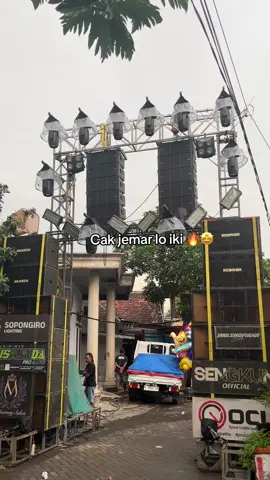 murup kang @RISWANDA (Mahardika) PRO AUDIO @yt:MahardikaJR🩴 @Sopongiro Lighting @SENGKUNI OFFICIALL @IMA SHOFIANA Cloth. @𝙎𝘼𝙀 𝘼𝙐𝘿𝙄𝙊 @DIDIK JANGKRIK PROJECT #riswandaaudio #riswandatheradiatorkingofmalang #riswandaaudiomalang #mahardikariswanda #sopongirolighting #sengkuniofficial #horeg #horegjawatimur #karnaval #hajatanhoreg #pasuruan #pemburuhoreg 