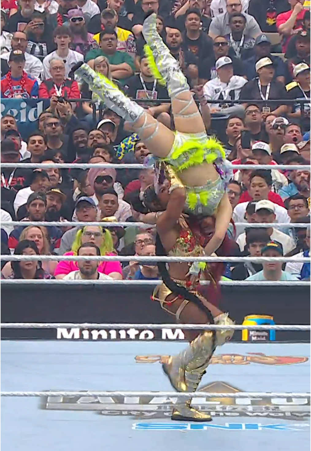 #BiancaBelair is SUPER HUMAN! 😮‍💨 #WrestleMania #WWE