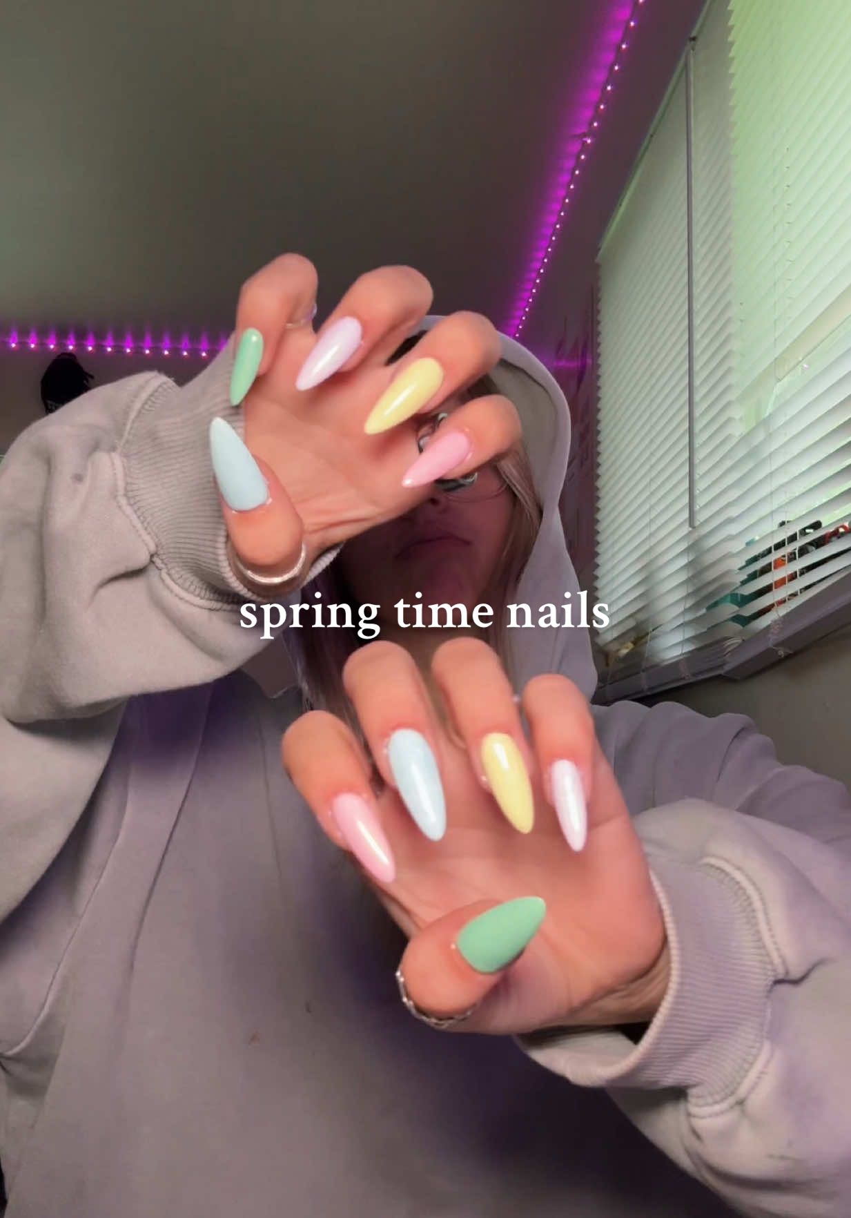ikkkk i already posted these but they’re too cute, NEED F1 NAIL IDEAS THO #happyeaster #easter #easternails #nailinspo #springnails #springnailinspo #pastelnails #nails #ln4 #f1 #formulaonetiktok #formulaonetiktok #gpjunkjournal 