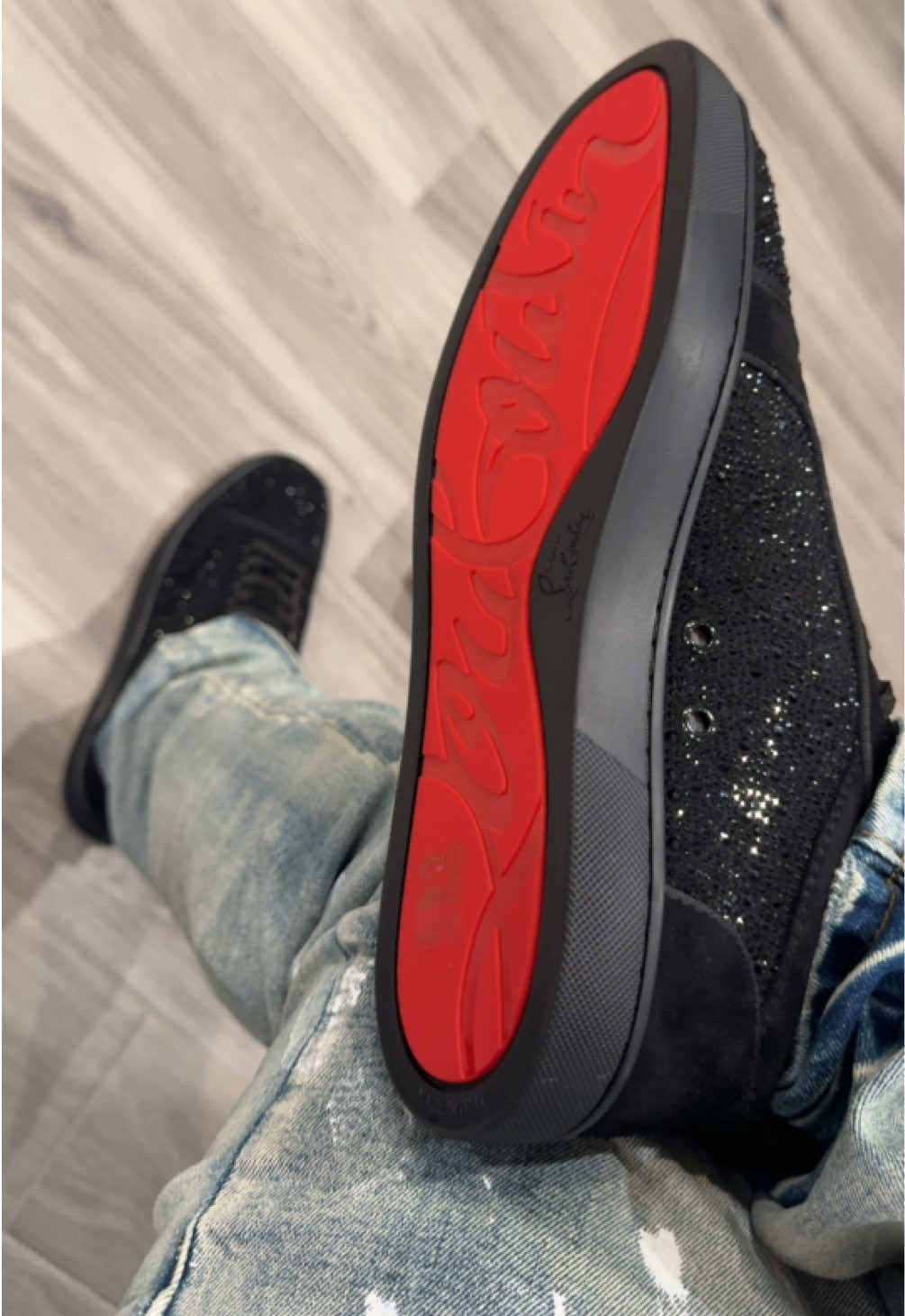 Red Bottoms 😍 #viral #fyp #luxury #legit #sneakers #designer #explore #blowthisup #trending #explorepage #luxuryshoes #alucines📿🧿🙈 #redbottoms 