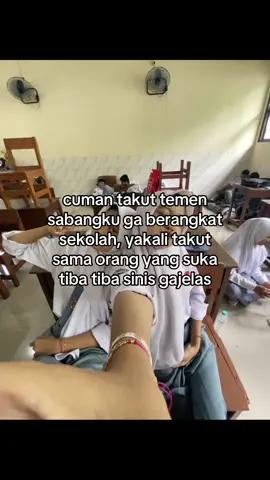 #fypage #sekolahku #teman #foryoupage #cewenyalse🤙🏻 