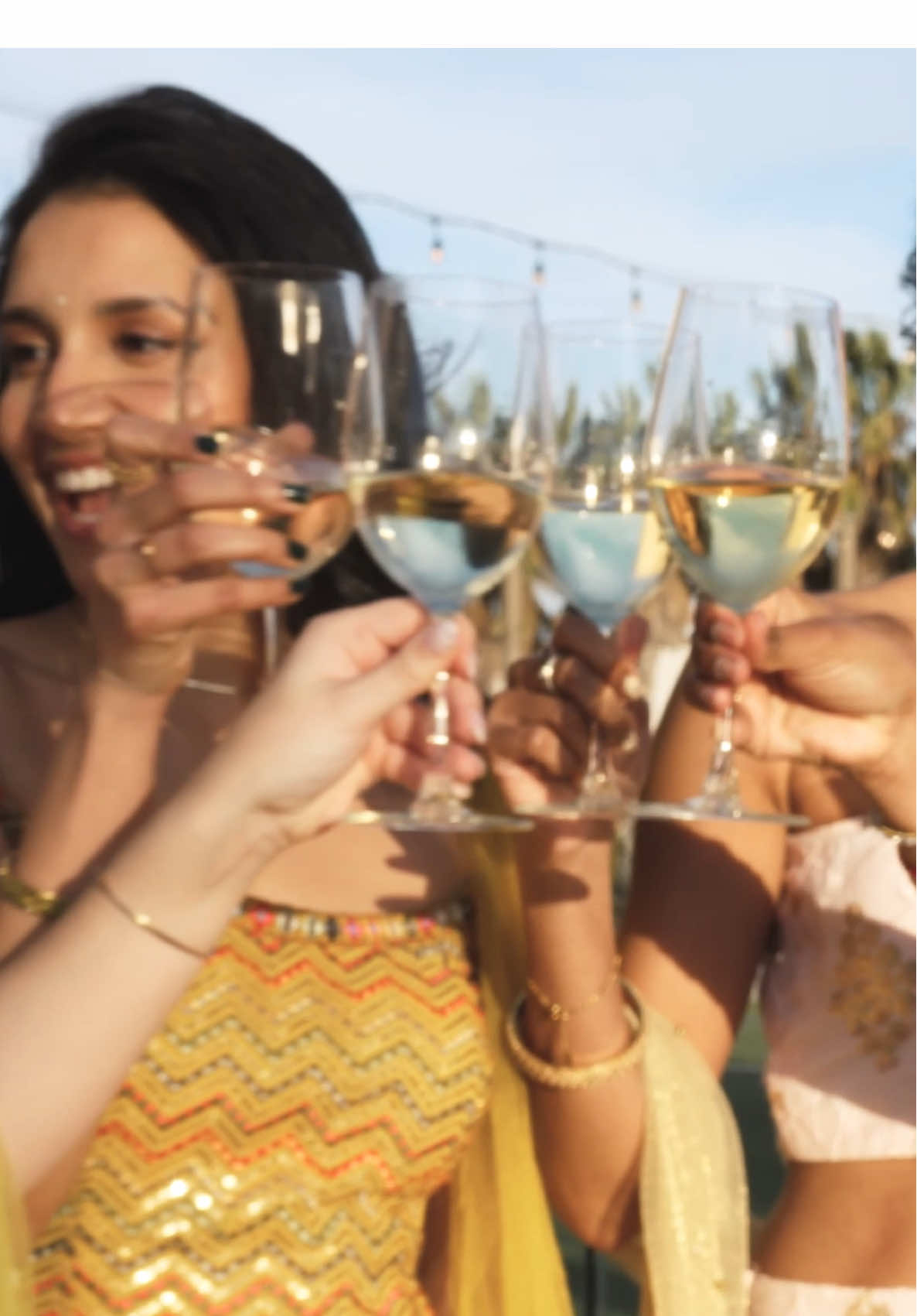 Golden hour welcome to kick off your Mehndi celebration in style 🌴🌅🌊 #CoastalSangeet #bbaluxuryweddings #DesiLoveByTheBeach #LuxuryWeddings #LuxuryWeddings #southasianweddingplanner #luxuryweddingplanner  #weddingtiktok #indianweddingplanner 