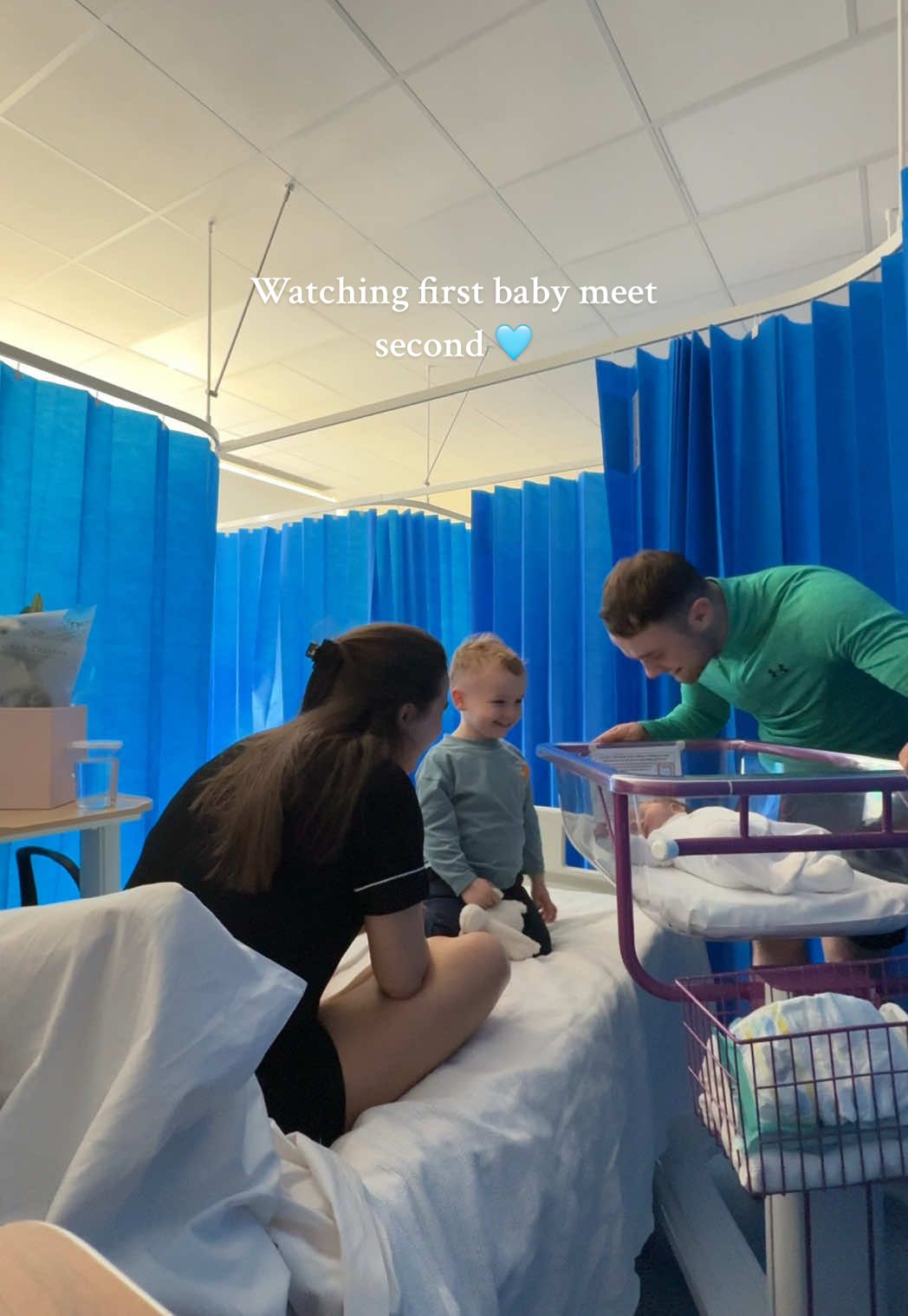 Wish I could rewind to this moment 🥲 don’t think anything could prepare for watching first baby meet second 🩵 #secondbaby #boymom #family #newborn #toddlermom #babyno2 #babytiktok #grwm #youngmom 