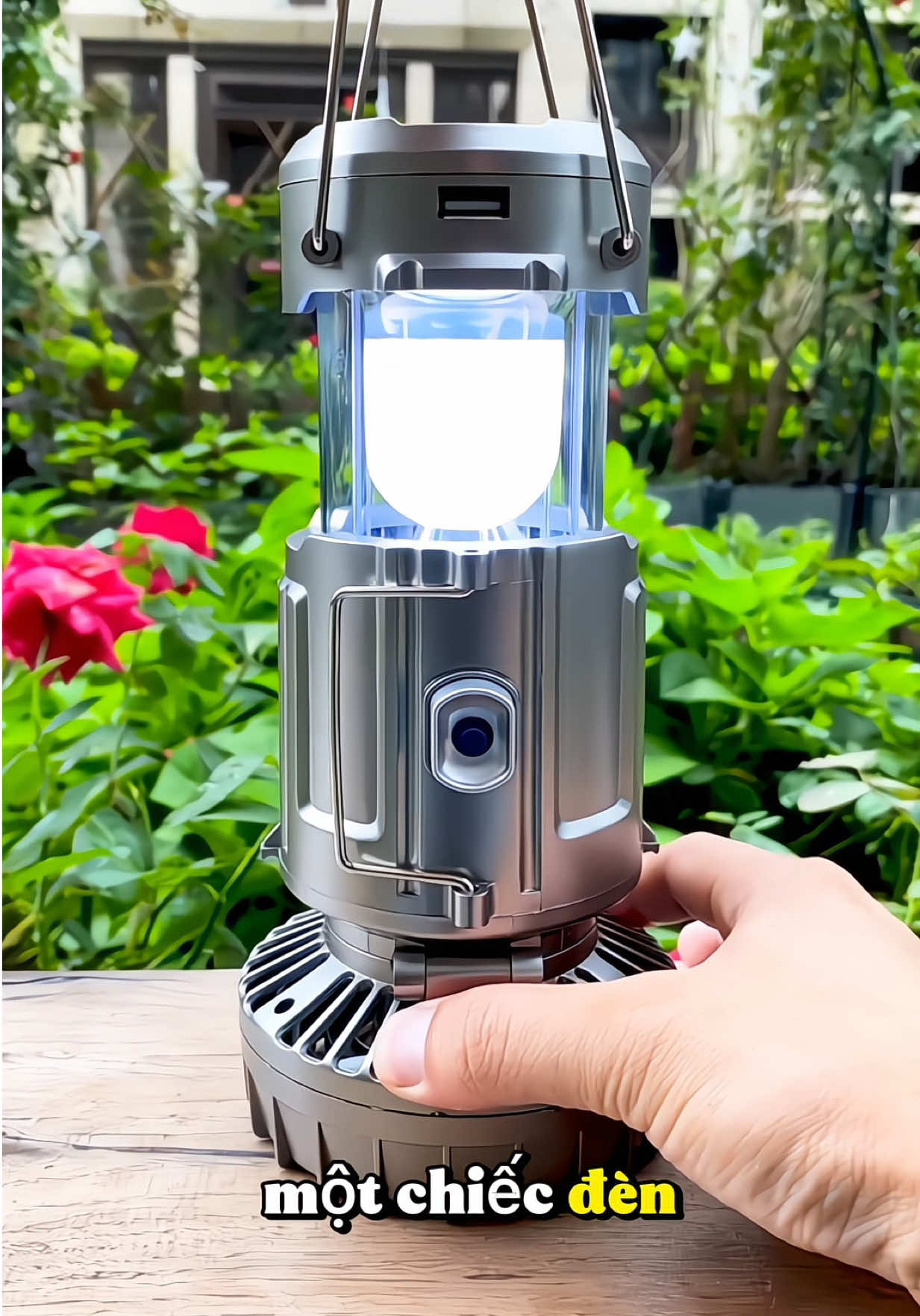 ĐÈN QUẠT 4in1 nay chỉ còn hơn 90 nghìn ✨ #QuạtMiniĐaNăng #ĐènNăngLượngMặtTrời #DãNgoạiKhôngLoCúpĐiện #ĐènQuạtTiệnLợi #denquat4in1 #denquatnangluongmattroi #denquat #byntchuyengiadung 