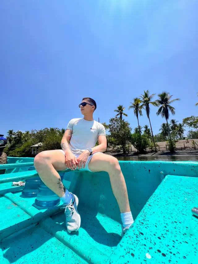 A vos que siempre estás ahí apoyándome, gracias por estar y por seguir conmigo a pesar de todo. Recuerda que muchos siempre hablan desde el odio y la frustración que tienen en su corazón.  Deseo que la vida te llene de puras cosas buenas y de muchos momentos increíbles, te mando un abrazote y un besote. 🫰🏻