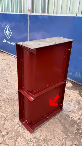 Khuôn đổ bê tông bó vỉa nghiêng tại CỐP PHA VIỆT #copphaviet #cốp_pha_việt #khuonbovia #copphabovia 