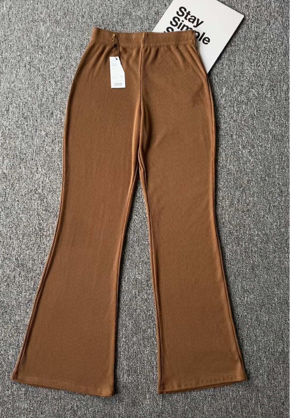 Sumpah bahan knitnya adem banget melar pula😍 #celana #celanamurah #celanacutbray #flarepants #flarepantsoutfit #cutbrayknit #celanacutbraywanita #celanacutbraytermurah #ootdcutbray #pantsknit #pantsforwomen #pants #fyp #videoviral #viralvideo 