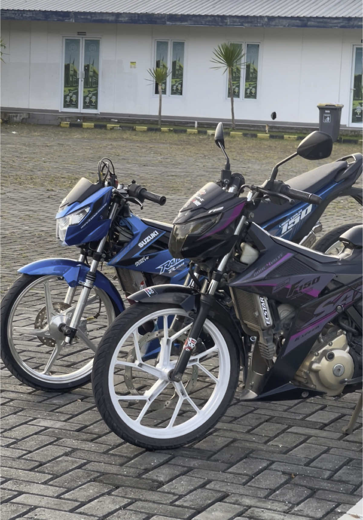 izin buat mas gsx nya btw motornya cakepp🤩#suzukisatriafu150 #satriaf150 #fyp #fypp 