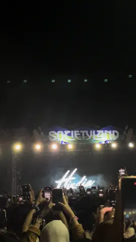 opening yang gada di spotify😜#hindia #baskara #secukupnya #societylandfest2025 #konser #lampung 