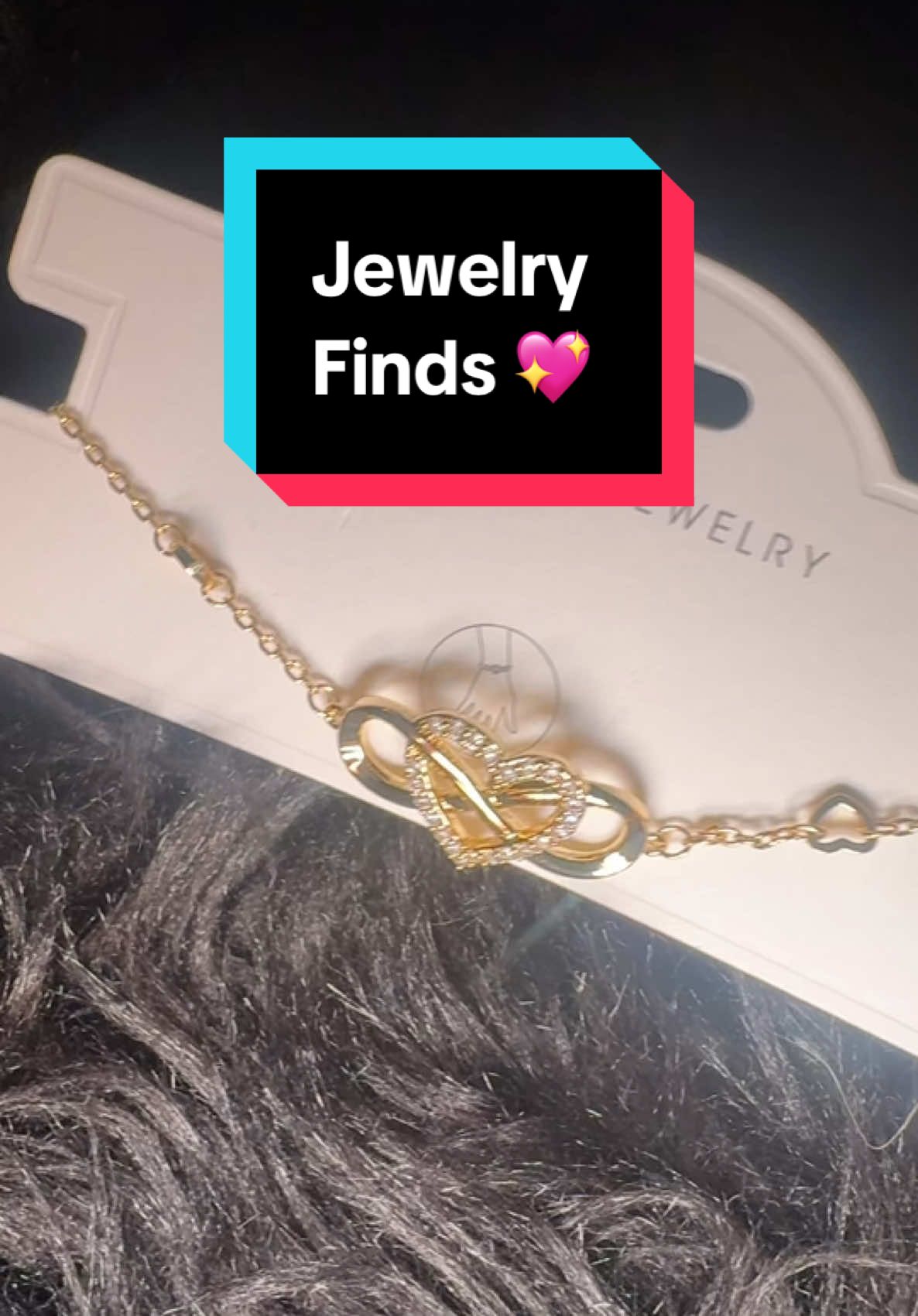 Another jewelry find! #jewelry#TikTokShop #jewelryfinds #bracelet #datenight #datenightoutfit #fashionjewelry #AAALASPARATUCURRO 