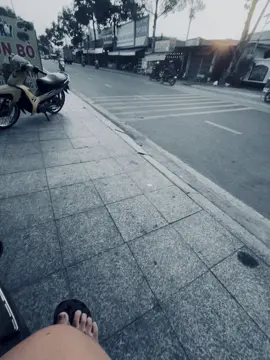 “练习对你所拥有的感到满意，练习放弃你没有给予的…!” 