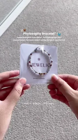 baru punya gelang yg meaningful kaya gini, mana cantik bgt lagiii 🥹💐✨ #bracelet #gelang 