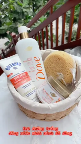 Set dưỡng trắng da body ĐÁNG TIỀN NHẤT mà tui từng xài Da sáng mịn thiệt sự – không trắng ảo nha! Có 3% vitamin C – mùi thơm nhẹ, thư giãn cực thích #xuhuong #potsucosmetic #dove #duongtrangbody #reviewthathon #skincareroutine  #doveglowrecharge